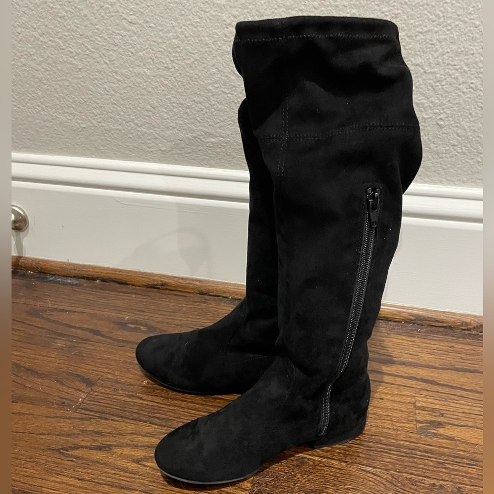 Stevie’s youth size 2 girls tall black faux suede boots